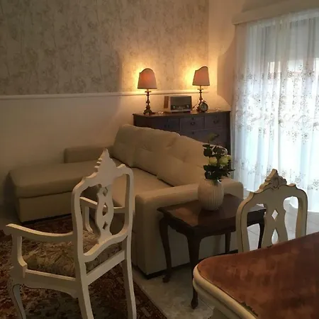 Casa Do Gato Branco 푸라도우로